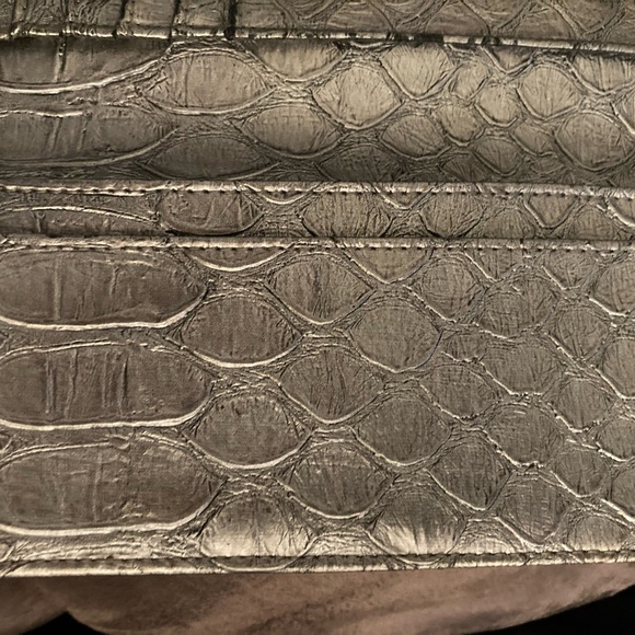 Gray Guess Wallet Snakeskin Pattern Soft - Picture 6 of 7
